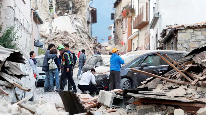 Forte terremoto atinge região central da Itália