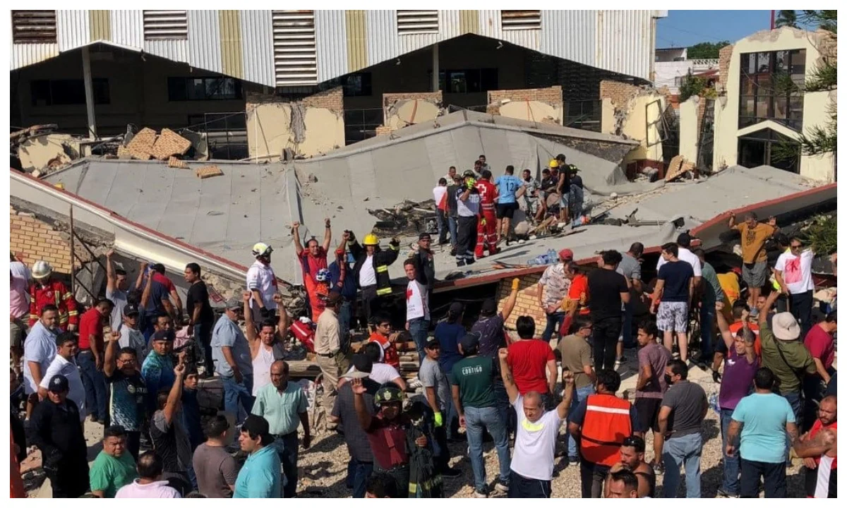 Telhado de igreja no México desaba durante missa e mata 10