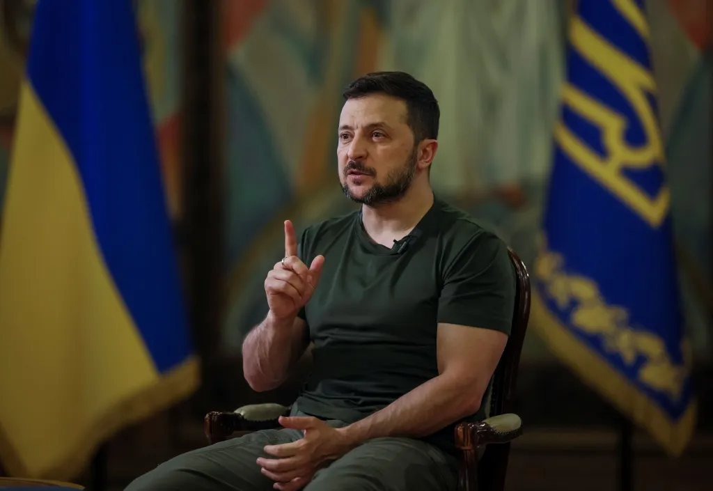 Zelensky aumenta pressão sobre aliados para enviarem mais armas à Ucrânia