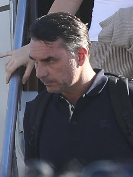 Aeronave com Flávio Bolsonaro e família pousa nos Estados Unidos